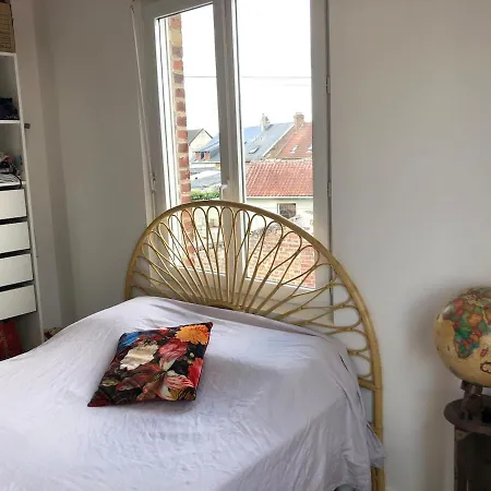 Holiday home Pretty Little Townhouse Chauny